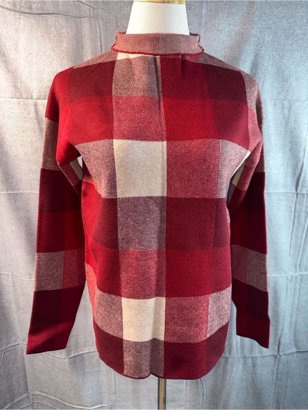 1345-Tahari Red Plaid Crewneck Sweater